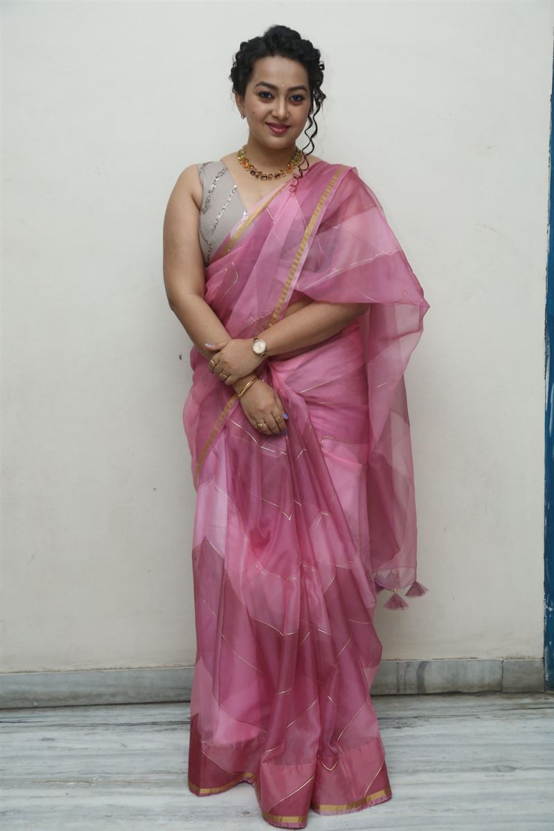 Ester Noronha in Pink Saree at Tenant Movie Trailer Launch18